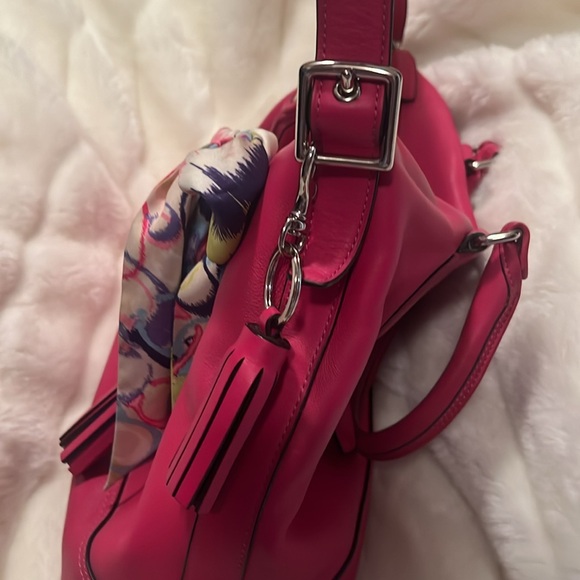 ❌⭕️ COACH PURSE 👛HOT PINK 🩷ALL THE GOODIES TO MATCH. EXCELLENT CONDITION 🩷 - Picture 8 of 10